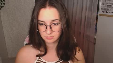 Snapshot of mellonmayre chatting on 10.22.25 mellonmayre online show from 10.22.25