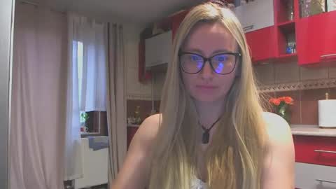 Melly online show from 02.08.26