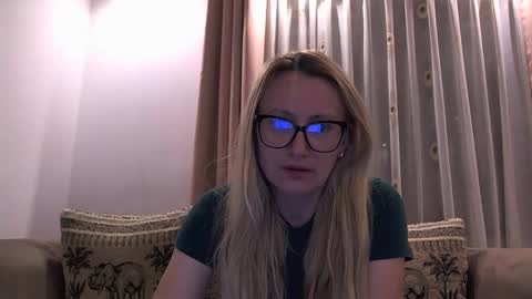 Melly online show from 05.10.26