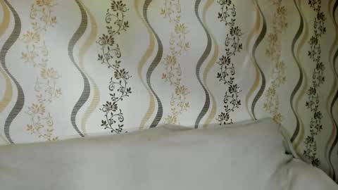 MelMooon online show from 01.15.26