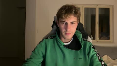 Snapshot of melodicass chatting on 11.04.25 Melodicass online show from 11.04.25