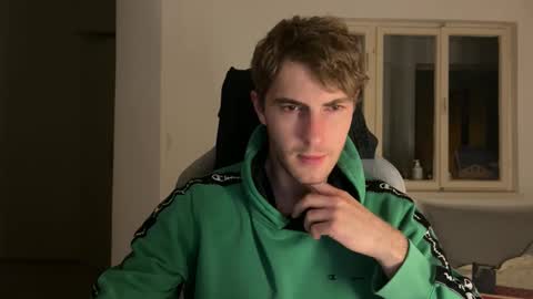 Snapshot of melodicass chatting on 11.05.25 Melodicass online show from 11.05.25