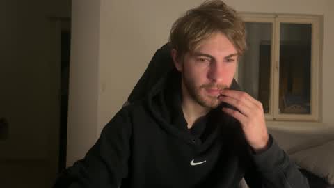 Snapshot of melodicass chatting on 11.27.25 Melodicass online show from 11.27.25