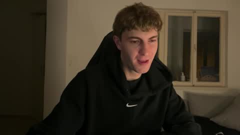 Snapshot of melodicass chatting on 11.28.25 Melodicass online show from 11.28.25