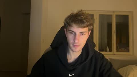 Snapshot of melodicass chatting on 12.05.25 Melodicass online show from 12.05.25