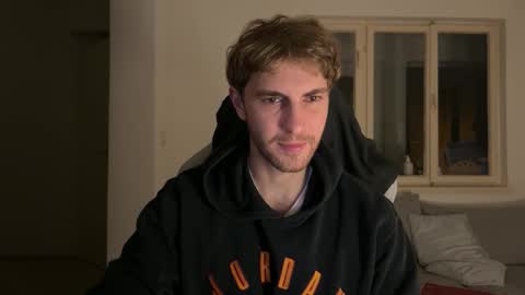 Snapshot of melodicass chatting on 12.14.25 Melodicass online show from 12.14.25