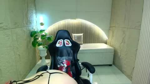 Snapshot of melody_clum chatting on 06.24.26 melody_clum online show from 06.24.26