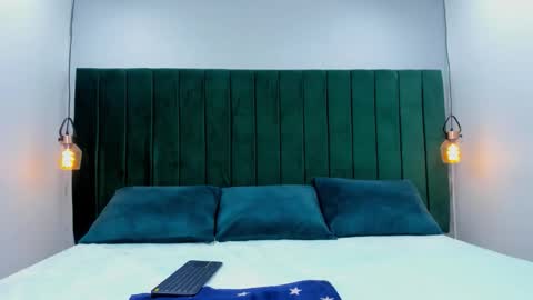 Snapshot of melody_kener chatting on 11.11.25 melody_kener online show from 11.11.25