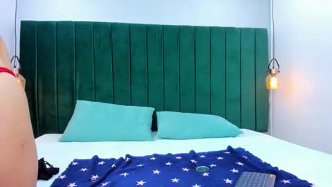 Snapshot of melody_kener chatting on 11.26.25 melody_kener online show from 11.26.25