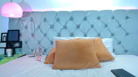 Snapshot of melodymansson chatting on 01.28.25 Luisa Castro online show from 01.28.25