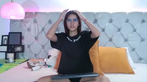 Snapshot of melodymansson chatting on 02.10.25 Luisa Castro online show from 02.10.25