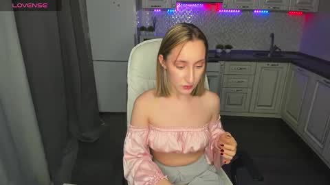 Snapshot of melodyoflovee chatting on 12.13.24 Kaylie online show from 12.13.24