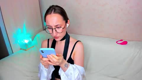 Snapshot of melodyoflovee chatting on 11.20.25 Kaylie online show from 11.20.25