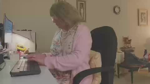 Melody online show from 10.13.25