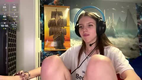 Hi Im Aria 18 years old online show from 11.24.25