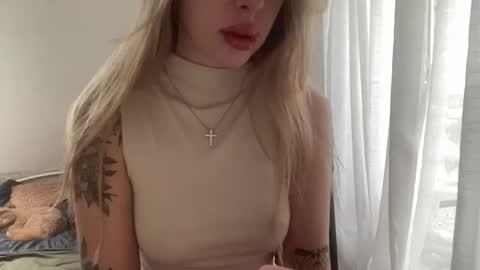 Melodie Sweet online show from 11.21.25