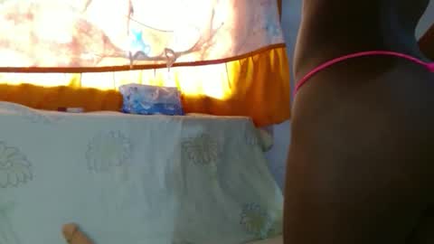 Snapshot of mely1002 chatting on 10.17.25 mely tomson online show from 10.17.25