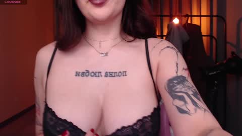 Snapshot of meow__baby chatting on 12.19.24 Amy Meow online show from 12.19.24