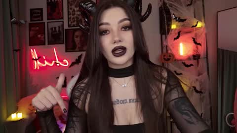 Snapshot of meow__baby chatting on 10.31.25 Amy Meow online show from 10.31.25