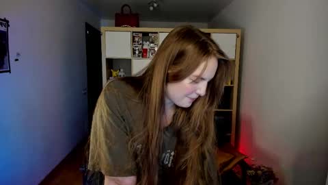 Flora  Next stream November 17th at 6  GMT online show from 04.10.26