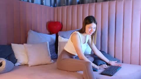 Snapshot of meow_mellie chatting on 02.24.25 meow_mellie online show from 02.24.25