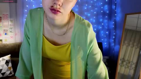 Snapshot of meow_mellie chatting on 09.15.25 meow_mellie online show from 09.15.25