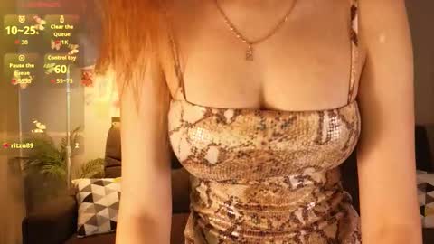 Snapshot of meow_mellie chatting on 09.25.25 meow_mellie online show from 09.25.25