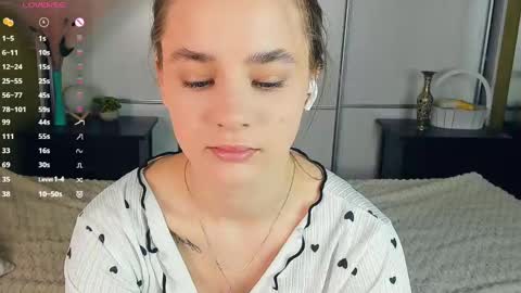 Snapshot of meoww_meows chatting on 04.11.26 Julie online show from 04.11.26