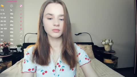 Snapshot of meoww_meows chatting on 04.14.26 Julie online show from 04.14.26