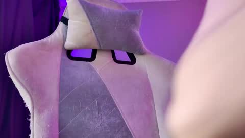 Mia online show from 03.30.26