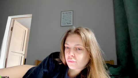 mercedescutee online show from 10.22.25