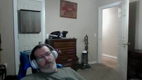 Snapshot of mercer1977 chatting on 11.09.25 mercer1977 online show from 11.09.25