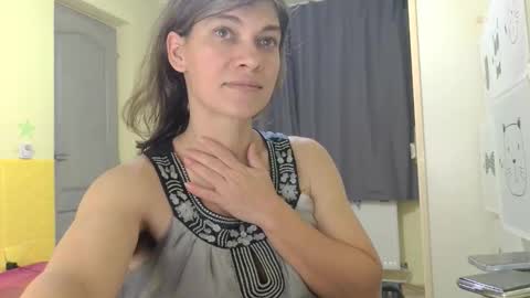 Snapshot of merciylove chatting on 11.19.25 Miss Helena online show from 11.19.25