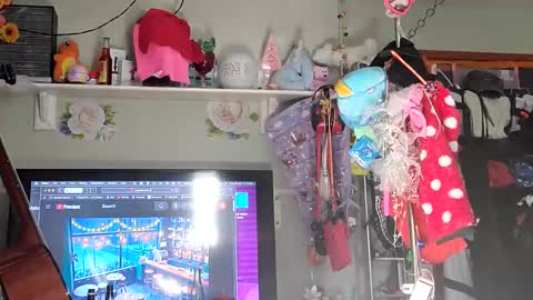 Snapshot of merelyalover chatting on 01.28.25 gurlnips online show from 01.28.25