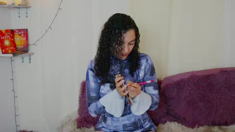 Snapshot of merida_bell18 chatting on 01.14.25 Merida Bell online show from 01.14.25
