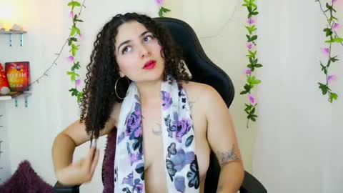 Snapshot of merida_bell18 chatting on 02.25.25 Merida Bell online show from 02.25.25