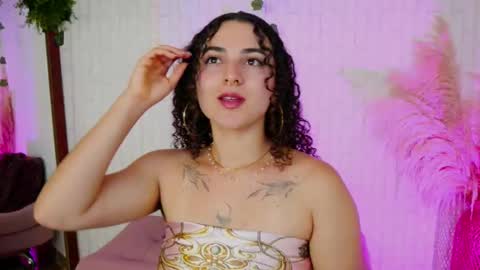 Snapshot of merida_bell18 chatting on 09.23.25 Merida Bell online show from 09.23.25
