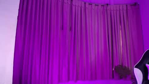 Snapshot of meridadunbroch chatting on 11.27.25 Merida online show from 11.27.25