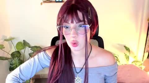 laura 3 i am independent model online show from 09.25.25