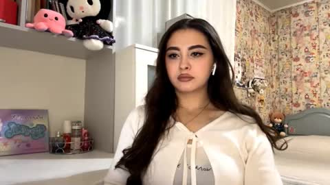 Enni online show from 11.18.25