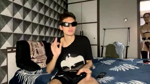 Snapshot of merycouple chatting on 10.04.25 Johnny and Hailey online show from 10.04.25