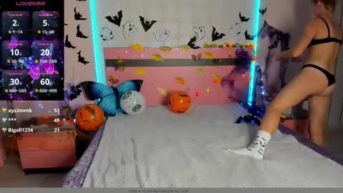 merymidnight online show from 10.17.25