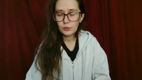 Snapshot of mesmerizing_hypn0_goddess chatting on 11.05.25 Jessica online show from 11.05.25