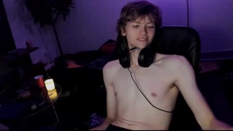 Snapshot of metalhedzoomer chatting on 09.27.25 metalhedzoomer online show from 09.27.25