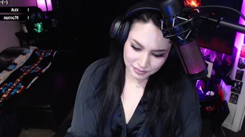 Snapshot of metalpocahotass chatting on 12.08.24 MetalPocahotass online show from 12.08.24