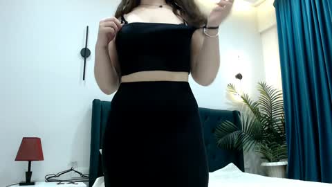 Mey  Kylie online show from 01.06.25