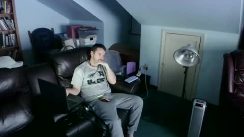 Snapshot of mfdoom6stax chatting on 12.08.24 LockedOutNaked online show from 12.08.24