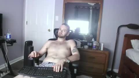 Snapshot of mfdoom6stax chatting on 01.12.25 LockedOutNaked online show from 01.12.25