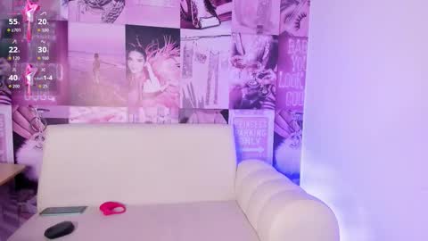 Mia online show from 10.25.25