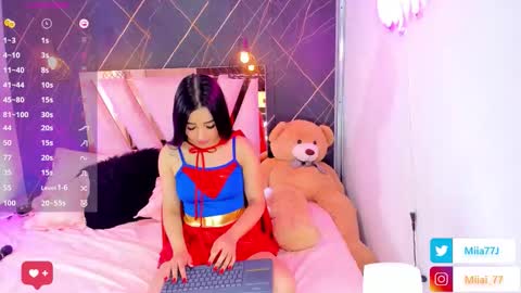 Mia online show from 10.31.25